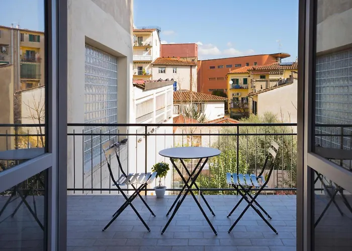 Bright 2 In Guido Monaco * Florence