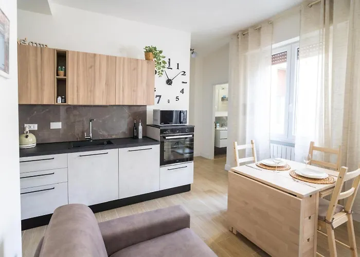 Bright 2 In Guido Monaco Floransa